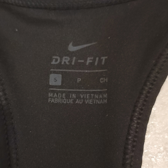 Nike sports bras - Picture 7 of 8